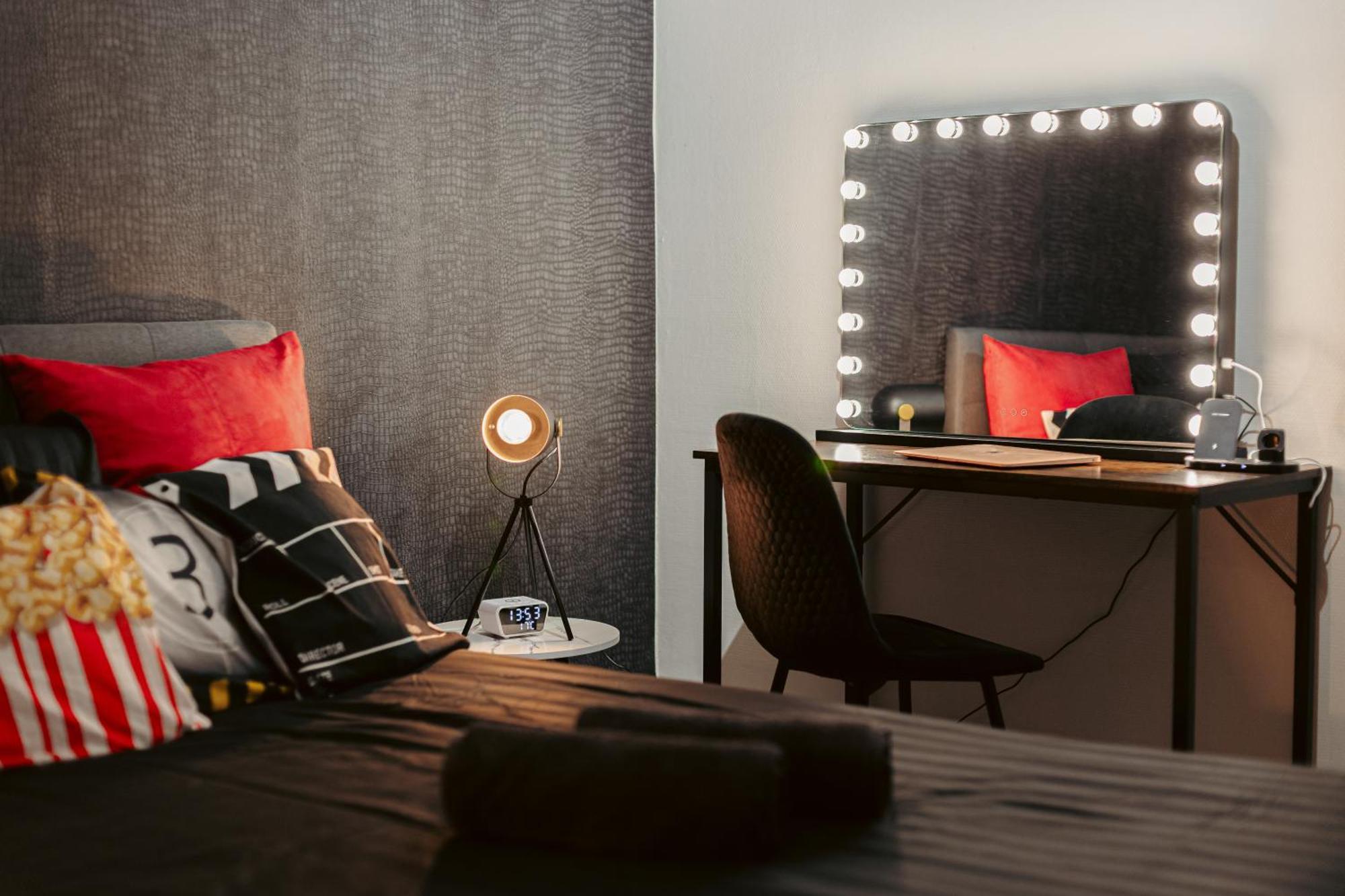 Olympia - Terrasse - Parking Gratuit - Centre Ville - Rez De Chaussee - Fibre Tv 4K 생트 외부 사진